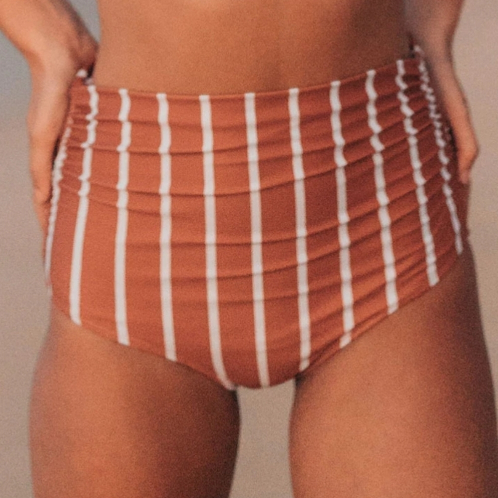 Sydney Ruched High-Waisted Bottoms in Medium